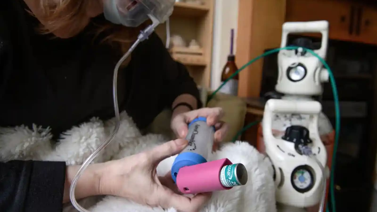 Woman dying of lung disease ‘caused by mould’ urges action on rogue landlords